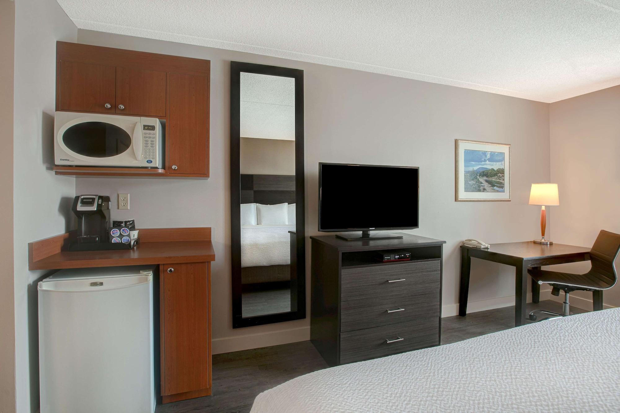 Hotel Days & By Wyndham