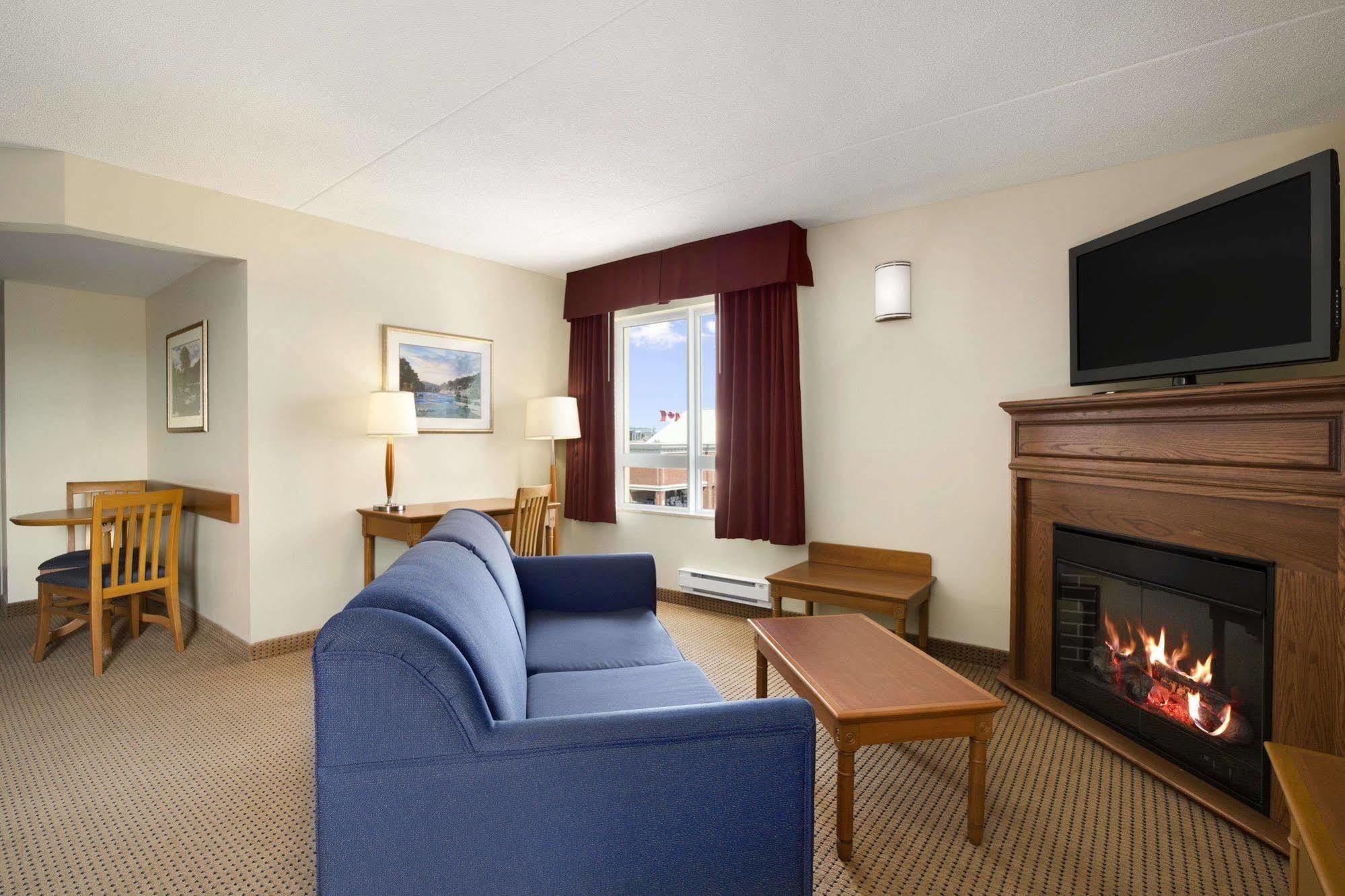 Days & By Wyndham Hotel 3*